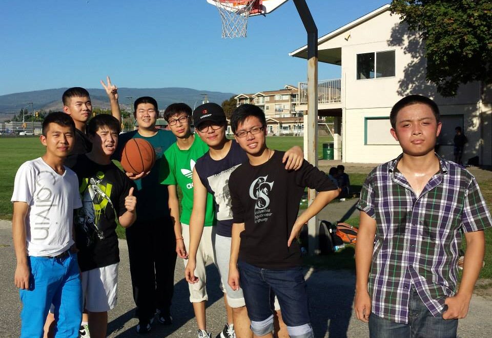 เรียนต่อแคนาดา Vernon International Student Program